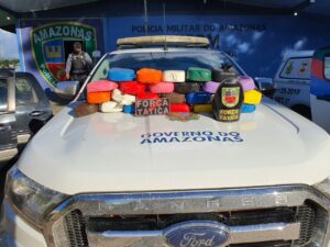 Imagem da notícia - Polícia Militar detém idoso transportando 25 quilos de entorpecentes