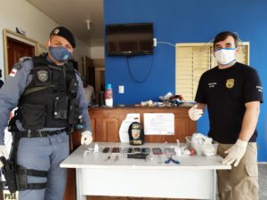 Imagem da notícia - PC e PM realizam revista na carceragem da 34ª DIP de Careiro Castanho