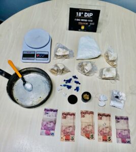 Imagem da notícia - Polícia Civil prende em flagrante dois homens por tráfico de drogas em Manaus