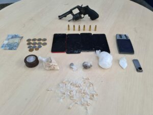 Imagem da notícia - “Pronta Resposta” resulta em três presos por tráfico de drogas na Compensa