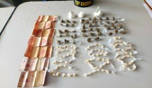 Imagem da notícia - PM apreende adolescente com drogas na zona centro-sul