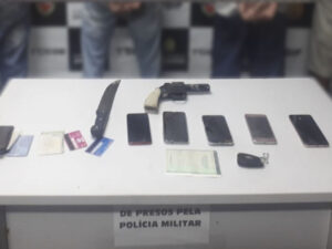 Imagem da notícia - PM detém indivíduos por assalto a ônibus coletivo no Distrito Industrial