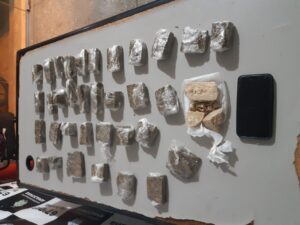 Imagem da notícia - Em Ipixuna, Polícia Militar prende uma jovem com 2 quilos de drogas