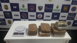 Imagem da notícia - Base Arpão apreende mais de 7 quilos de drogas em embarcação