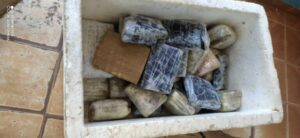 Imagem da notícia - PM prende quatro pessoas e apreende três armas de fogo no interior