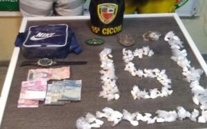 Imagem da notícia - PM detém homem envolvido com tráfico de drogas na zona Norte