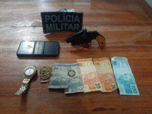 Imagem da notícia - PM detém homem por porte ilegal de arma de fogo em Itacoatiara