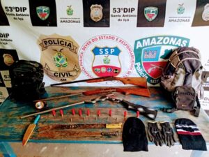 Imagem da notícia - Armas e munições são apreendidas pela PM durante operação  no interior