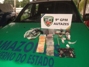Imagem da notícia - PMapreende adolescente e prende homem com drogas na AM-254