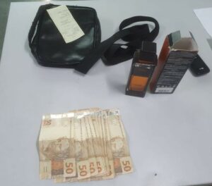 Imagem da notícia - PM detém homem com R$ 700 provenientes de furto