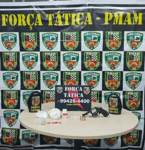 Imagem da notícia - PM apreende entorpecente, arma e munições na zona leste