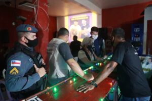 Imagem da notícia - CIF interdita casa noturna e fecha outros seis estabelecimentos