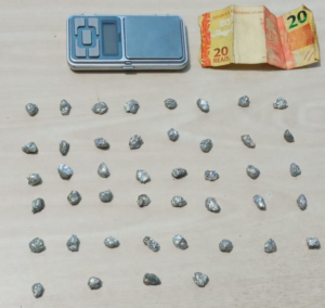 Imagem da notícia - Polícia Militar detém homem por tráfico de drogas em Rio Preto da Eva