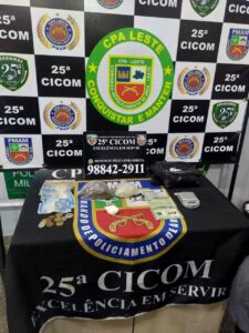 Imagem da notícia - PM detém dois indivíduos em posse de entorpecentes na zona leste