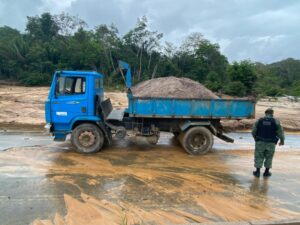 Imagem da notícia - Batalhão Ambiental prende homem por extração irregular de areia