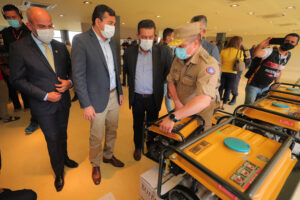 Imagem da notícia - Bombeiros recebem geradores de energia para combater desmatamento