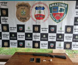 Imagem da notícia - PM prende 12 pessoas e apreende quatro armas no interior