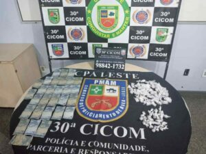 Imagem da notícia - PMAM detém dois jovens e apreende 259 porções de drogas