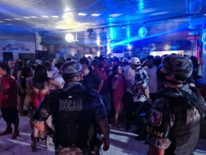 Imagem da notícia - PM encerra festa clandestina com mais de 500 pessoas em Coari