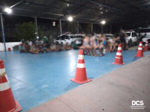 Imagem da notícia - PM fecha dois bares e detém 27 pessoas por descumprimento do decreto