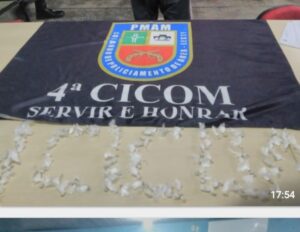 Imagem da notícia - Polícia Militar prende em flagrante jovem com drogas na zona leste