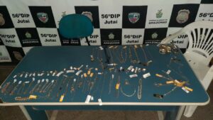 Imagem da notícia - PMAM prende dois homens após furto de mais de R$ 100 mil em Jutaí