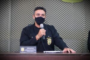 Imagem da notícia - DERFV prendem casal envolvido em roubo e adulteração veicular