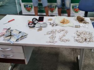 Imagem da notícia - PM prende dupla por tráfico e associação para o tráfico na zona norte