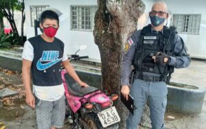 Imagem da notícia - Polícia Militar recupera veículo com restrição de roubo na zona oeste