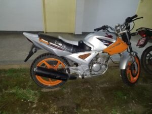 Imagem da notícia - PM apreende adolescente que conduzia moto com identificação adulterada