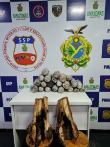 Imagem da notícia - Base Arpão prende três homens e apreende mais de 28 quilos de drogas