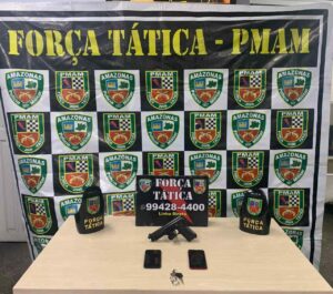 Imagem da notícia - Força Tática detém jovem e apreende adolescente após roubos, na capital