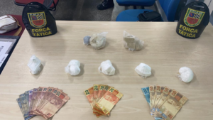 Imagem da notícia - PMAM detém dois homens com drogas no bairro Cidade de Deus