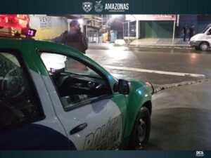 Imagem da notícia - PM prende jovem com munições e drogas no bairro Compensa