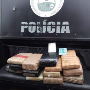 Imagem da notícia - Base Arpão intercepta malas com drogas durante fiscalização em Tefé