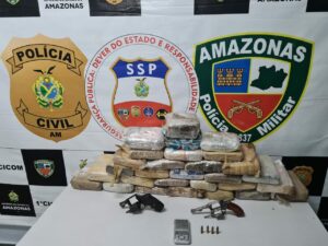 Imagem da notícia - Ação Pronta Resposta prende homem, armas de fogo e 30 quilos de maconha