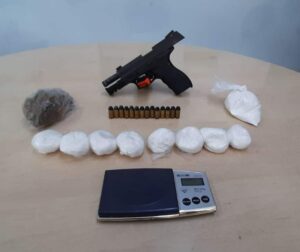 Imagem da notícia - Durante ação ‘Pronta Resposta’, arma e drogas são apreendidas em Manaus