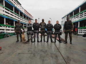 Imagem da notícia - Polícia Militar realiza operação conjunta de fiscalização no porto de Tefé