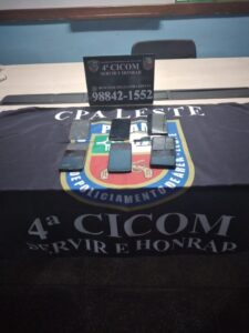 Imagem da notícia - PM prende casal com seis celulares com restrição de roubo, na zona leste