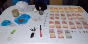 Imagem da notícia - PMAM detém trio de jovens envolvidos com comércio ilegal de drogas