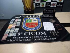 Imagem da notícia - PM apreende adolescente, detém três e tira drogas de circulação