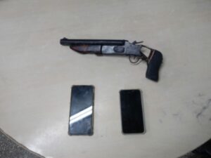 Imagem da notícia - PM detém homem por assalto a passageiros de ônibus coletivo