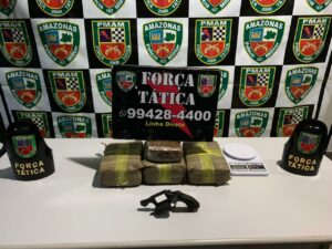 Imagem da notícia - Força Tática apreende adolescente com arma de fogo e 7 kg de drogas