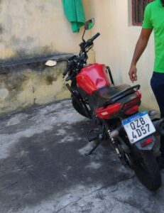 Imagem da notícia - Homem é preso por roubo de motocicleta no Japiim