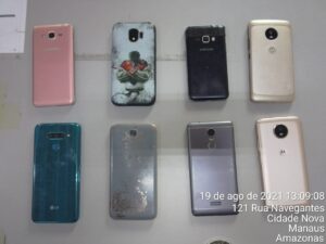 Imagem da notícia - PM prende homem que tentava vender celulares roubados em feira