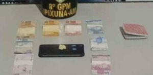 Imagem da notícia - PM apreende adolescente e detém homem por furto e tráfico de drogas