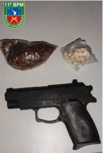 Imagem da notícia - Em Parintins, Policiais militares apreendem simulacro de arma de fogo