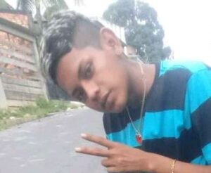 Imagem da notícia - PC solicita apoio na divulgação das imagens de dois homens procurados