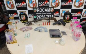 Imagem da notícia - Rocam apreende adolescente e detém dois homens com armas e drogas