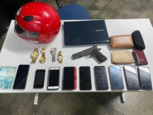 Imagem da notícia - PMAM detém dois homens e uma mulher por roubo, na zona centro-sul